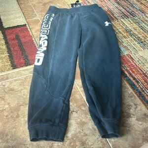 Under Armour boy’s black sweatpants. Size M.